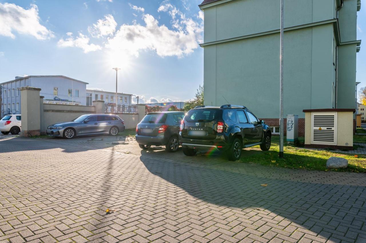 Ruhig - Privatparkplatz - Barrierearm Quiet - Private Car Park - Low Barrier マクデブルク エクステリア 写真